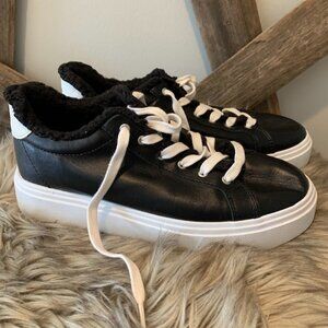 SCHUTZ 'Kristin' Leather Low Top Sneaker w/Shearling Trim-8.5